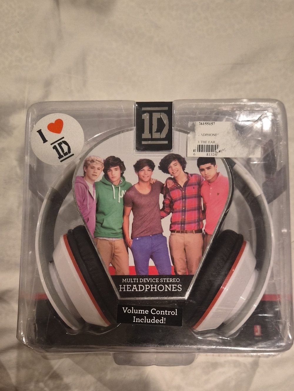 1D White Over-Ear Headphones with Red Accent